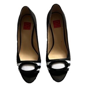 Oscar De La Renta O-Calada Peep Toe Pumps